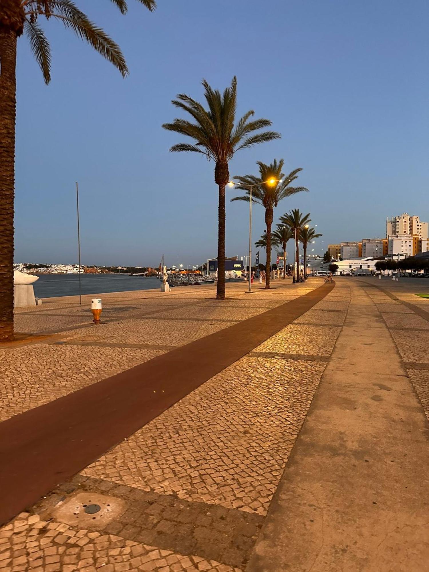 Charming Apartment In Portimao Wi-Fi/Ac Bagian luar foto